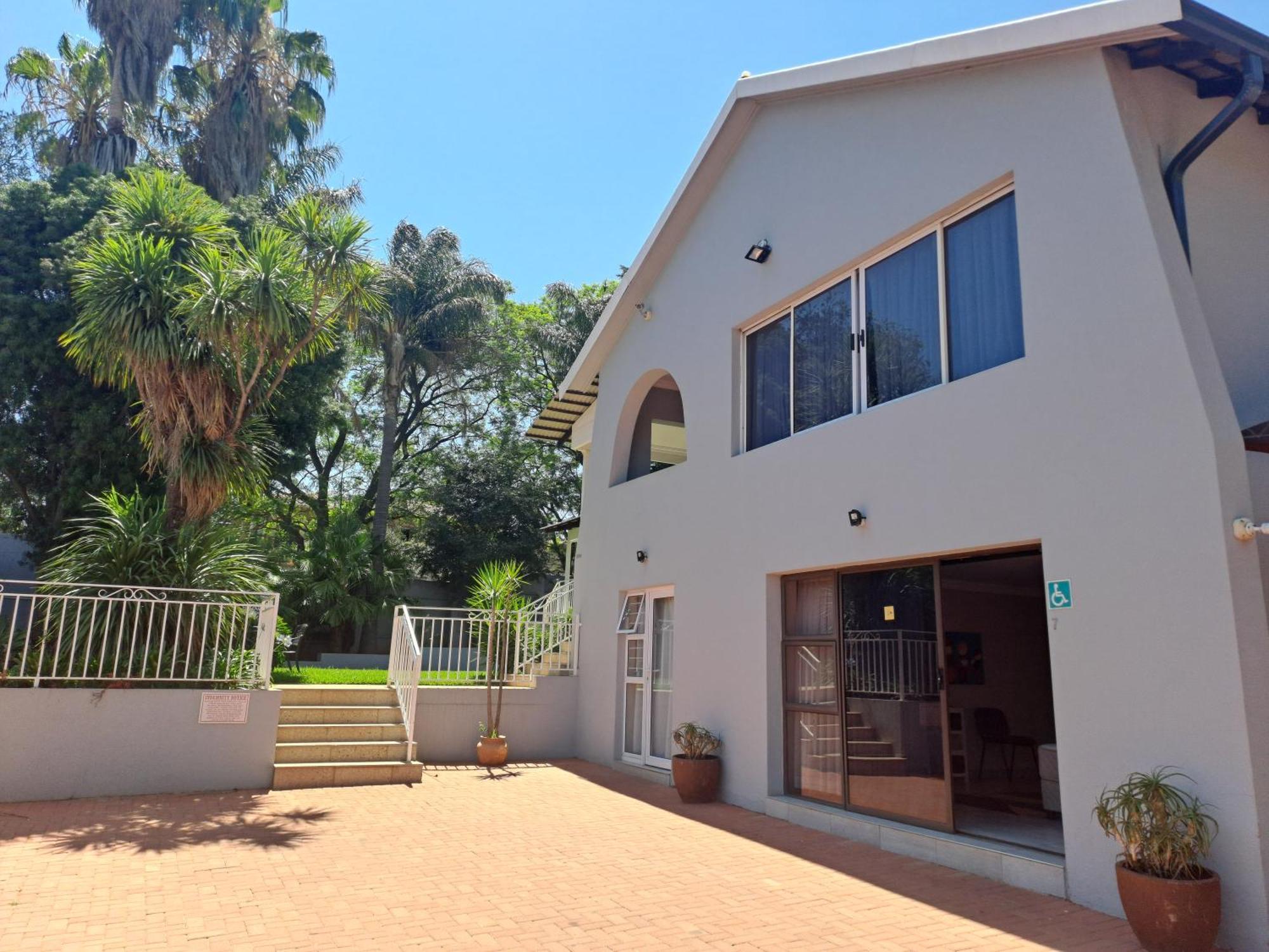 Bedfordview 8 On Acacia Guesthouse المظهر الخارجي الصورة