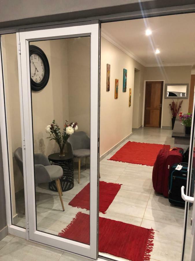 Bedfordview 8 On Acacia Guesthouse المظهر الخارجي الصورة