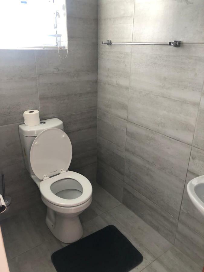 Bedfordview 8 On Acacia Guesthouse المظهر الخارجي الصورة