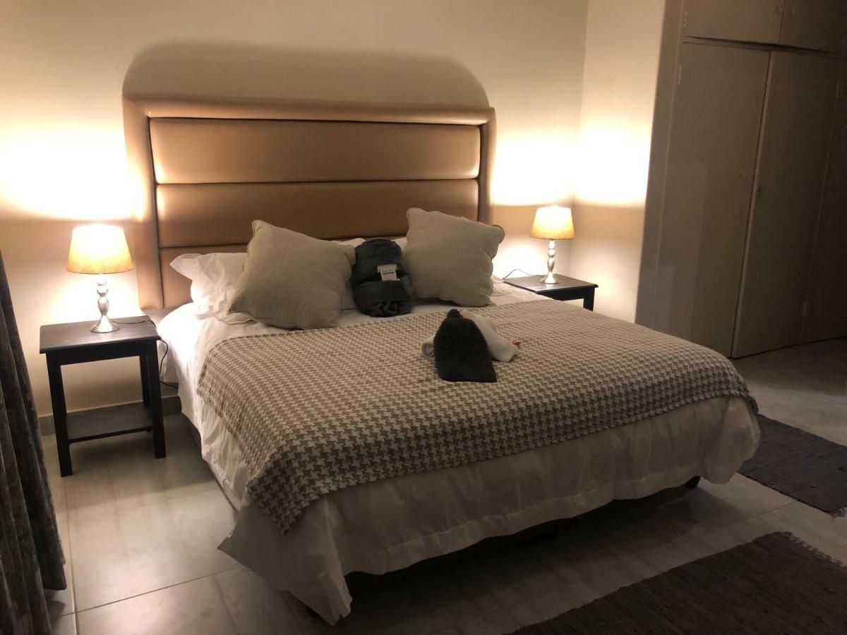 Bedfordview 8 On Acacia Guesthouse المظهر الخارجي الصورة