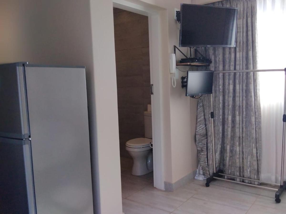 Bedfordview 8 On Acacia Guesthouse المظهر الخارجي الصورة